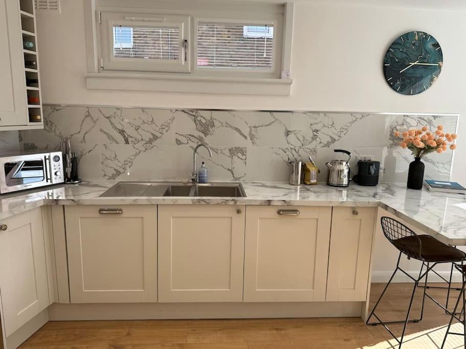 Stylish, Smart & Fun 4 Bed Home London Eksteriør billede