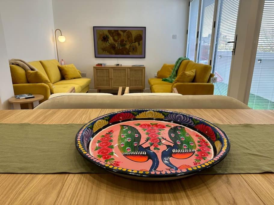 Stylish, Smart & Fun 4 Bed Home London Eksteriør billede