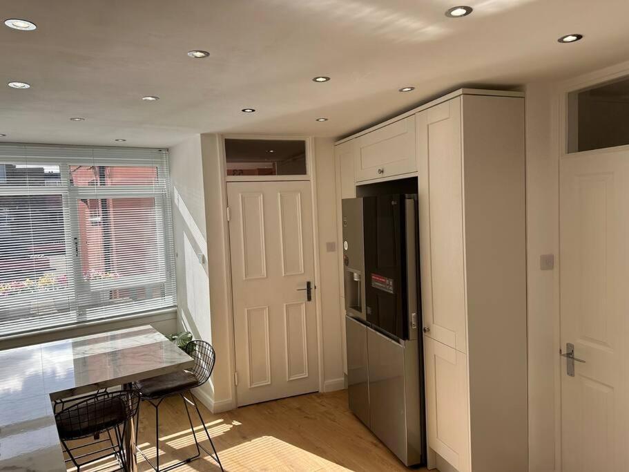 Stylish, Smart & Fun 4 Bed Home London Eksteriør billede